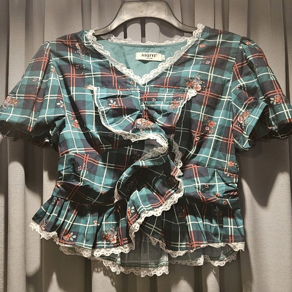 Top - Picture 1 of 2